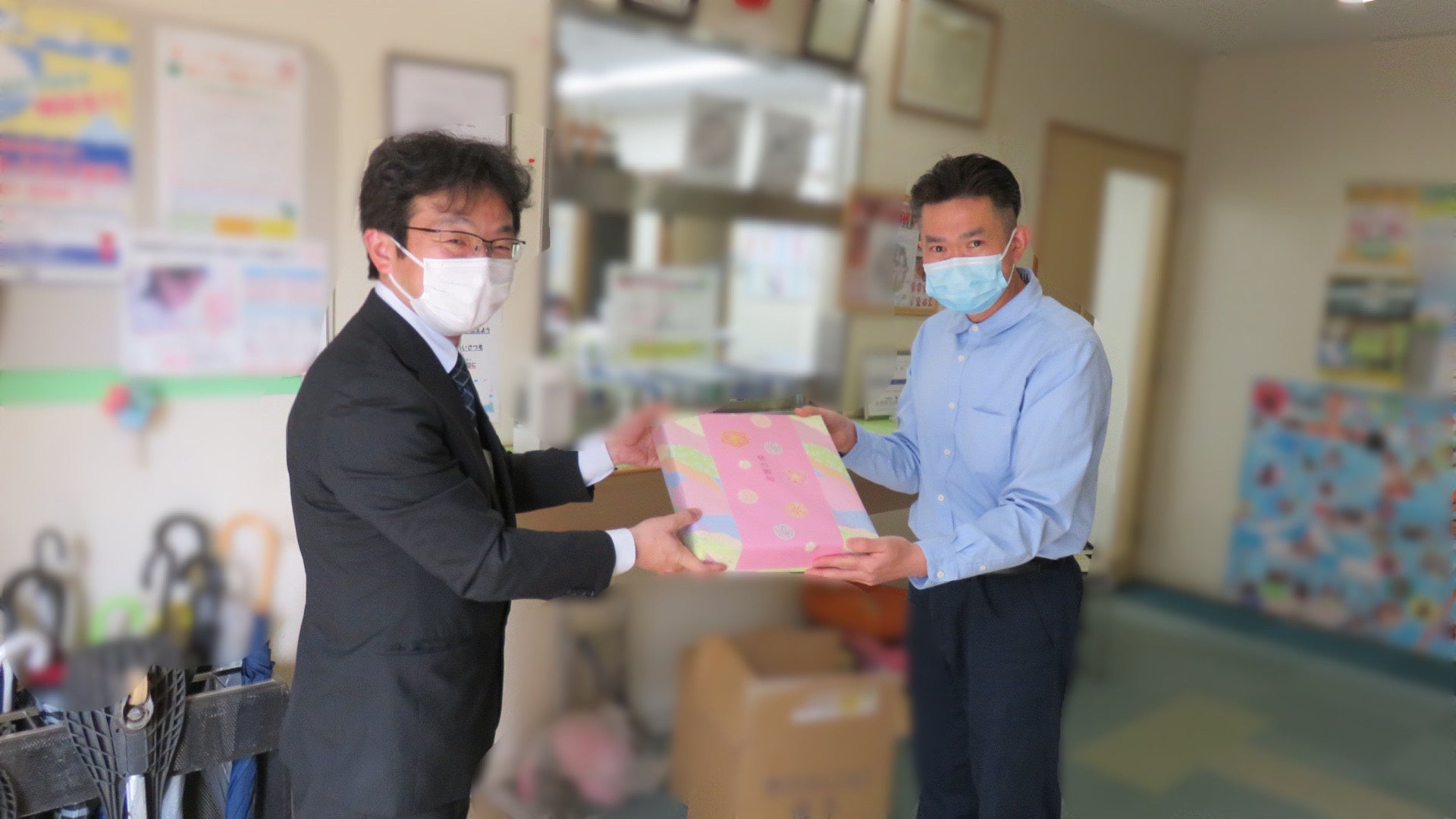 利益の一部を財団法人を通して寄付