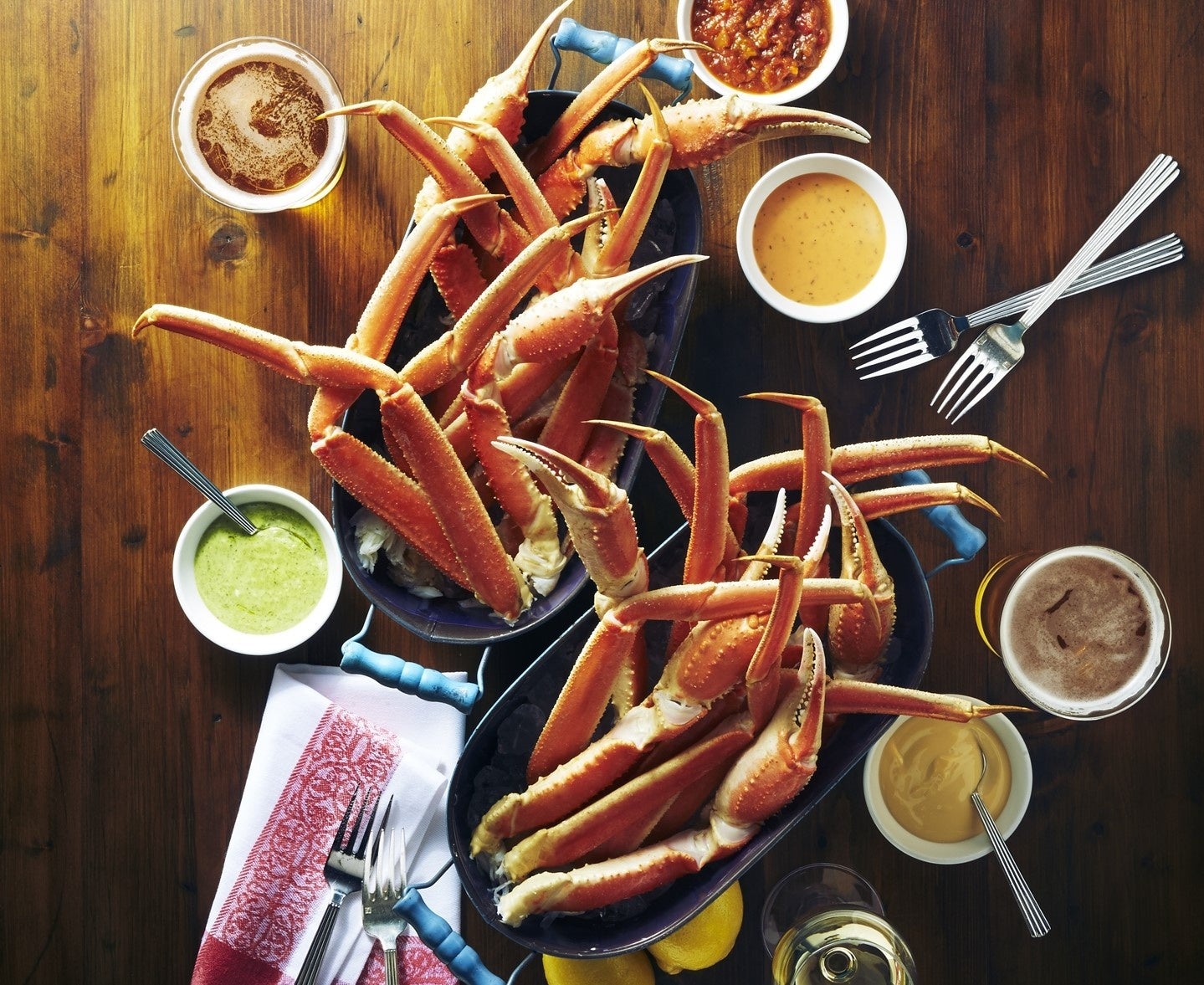 おひとり様あたり、たっぷり500gの蟹がついた冬の味覚ブッフェ「クラブフェスタ」イメージ