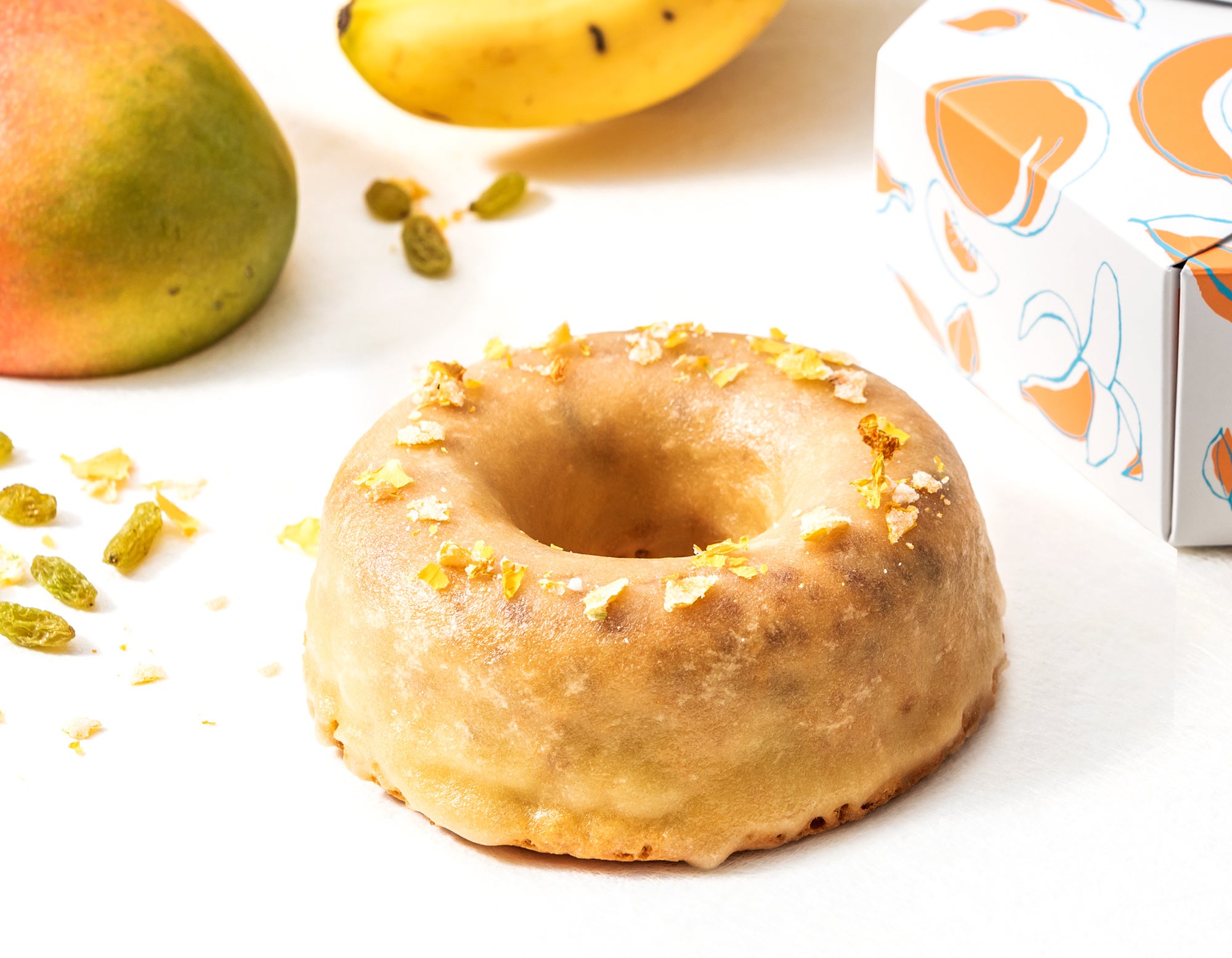 バナナや白桃のピューレなどミックスフルーツを使用した「ミックスジュース リングケーキ」