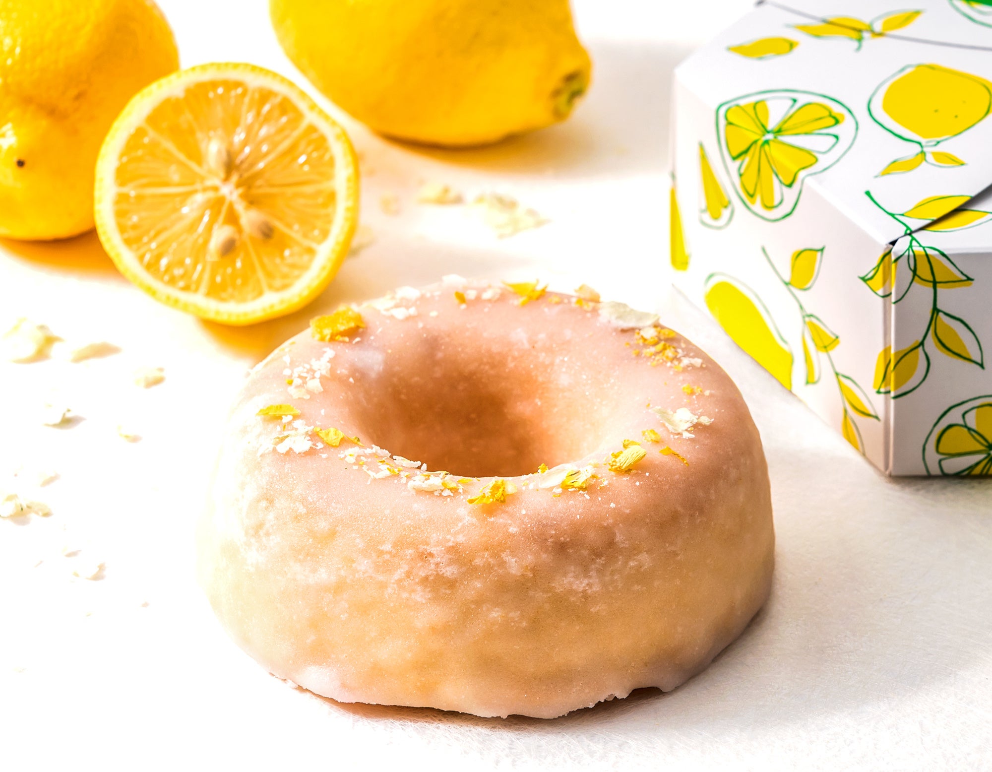 絞ったレモン果汁と、エキストラバージンオリーブオイルのイタリアン食材が爽やかな「レモン×オリーブオイル リングケーキ」