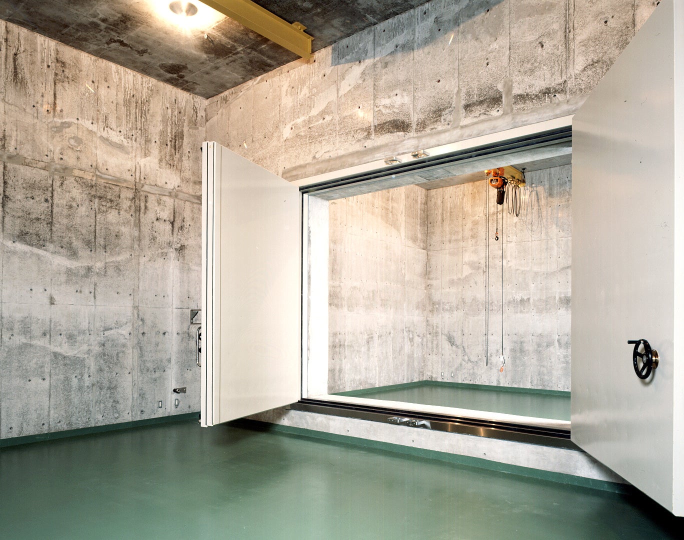 残響室（横浜テクニカルセンター内）