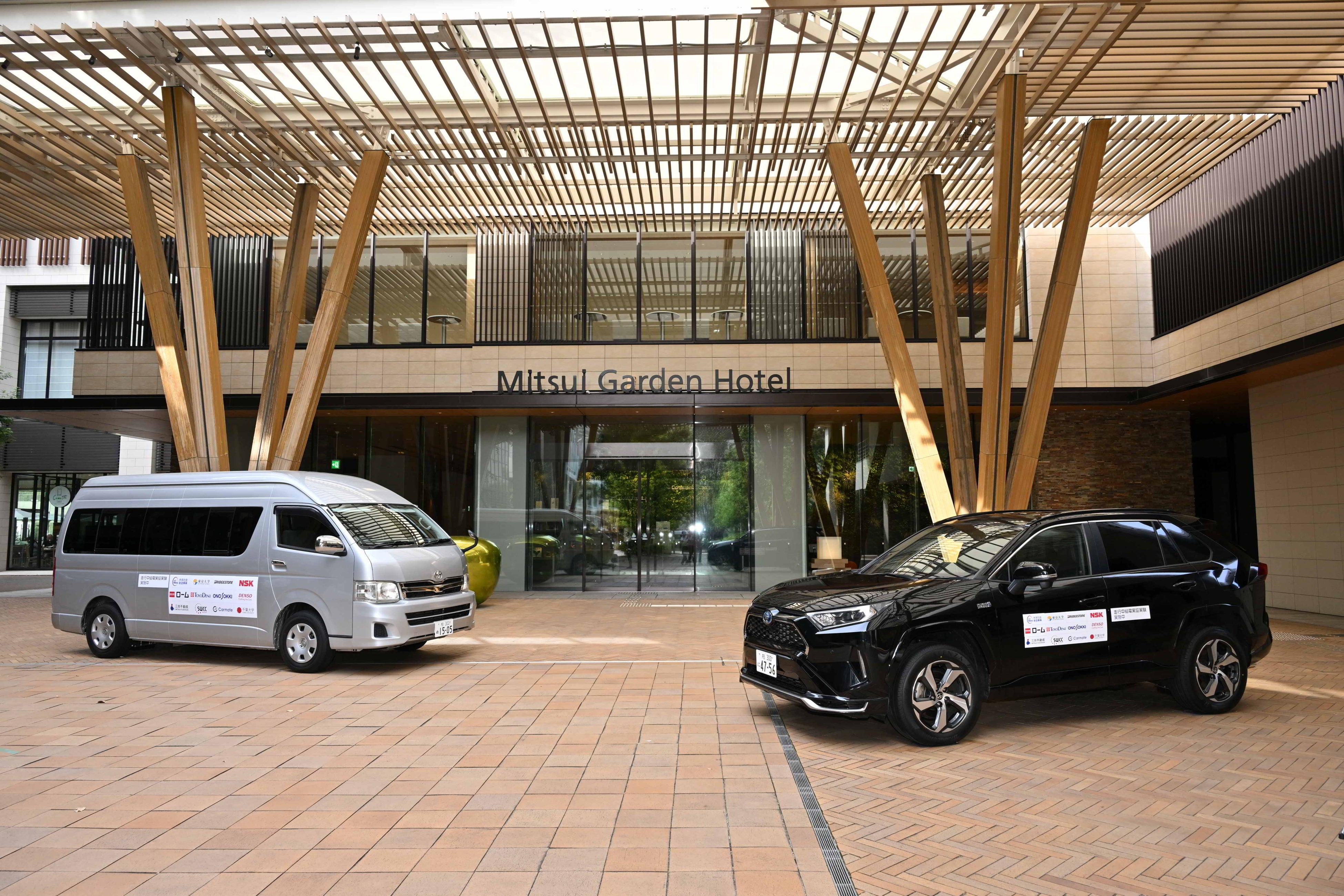 走行中給電公道実証実験車