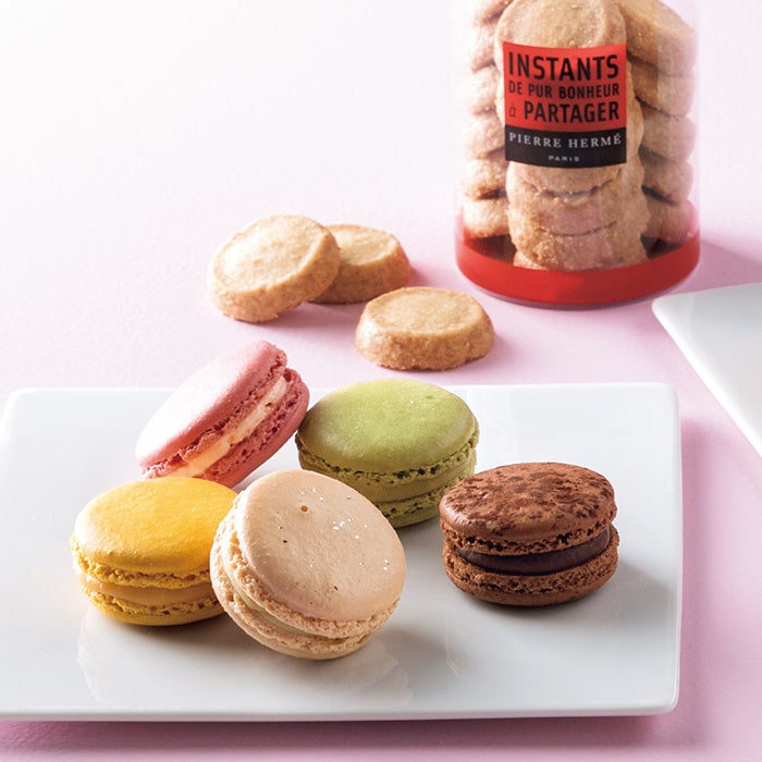 ＜ピエール・エルメ・パリ＞ マカロン10個&サブレ アンフィニマン 5,400円