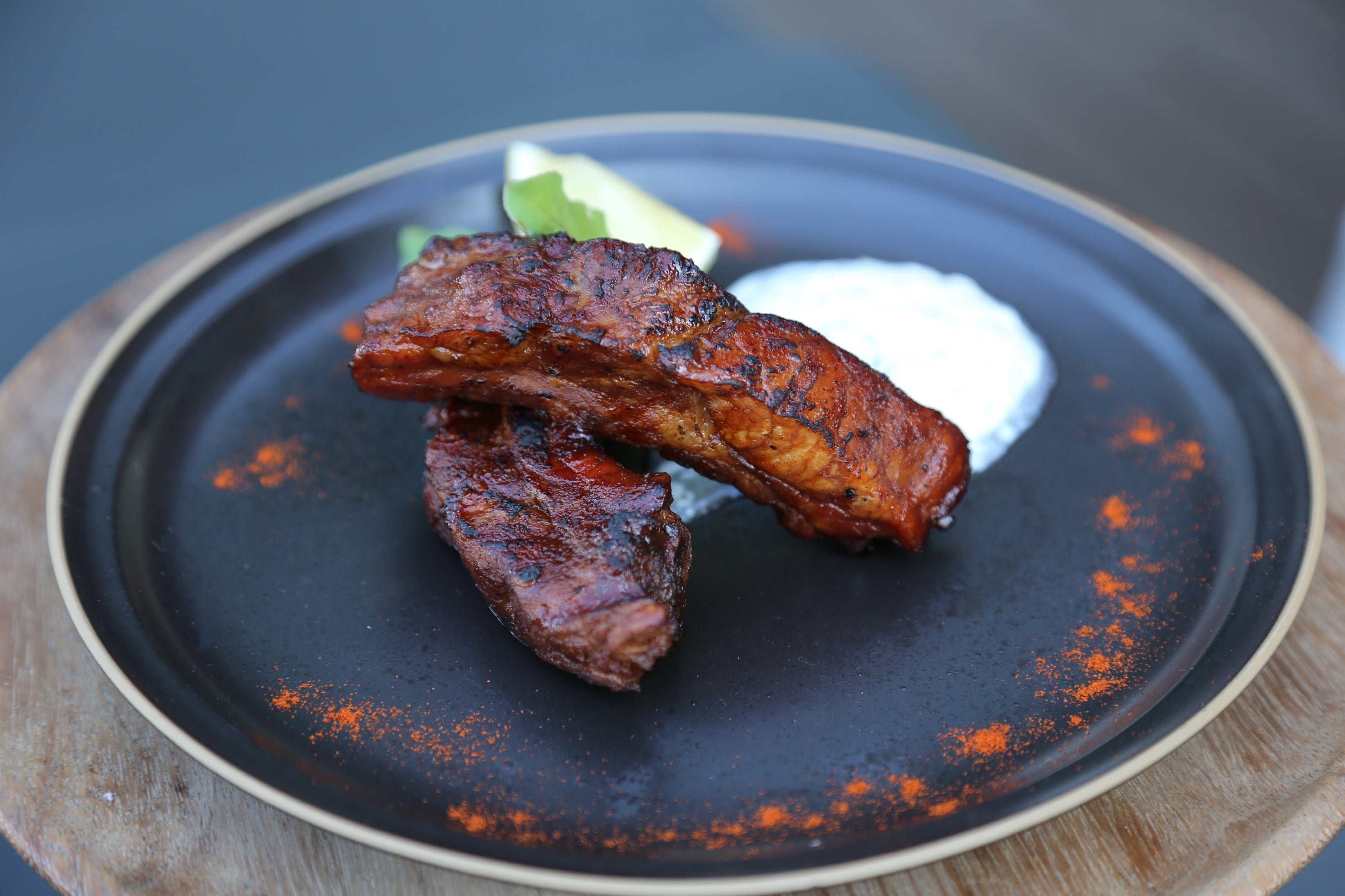 特製スペアリブ