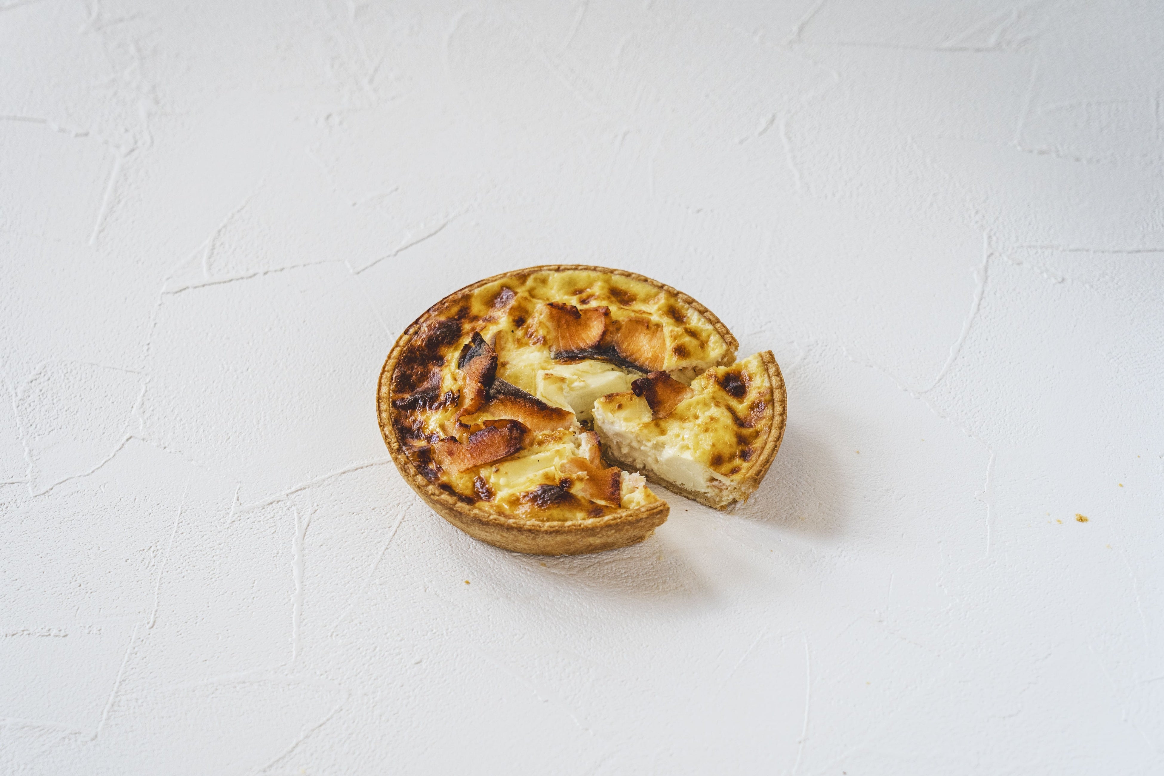 スモークサーモンとクリームチーズのキッシュ