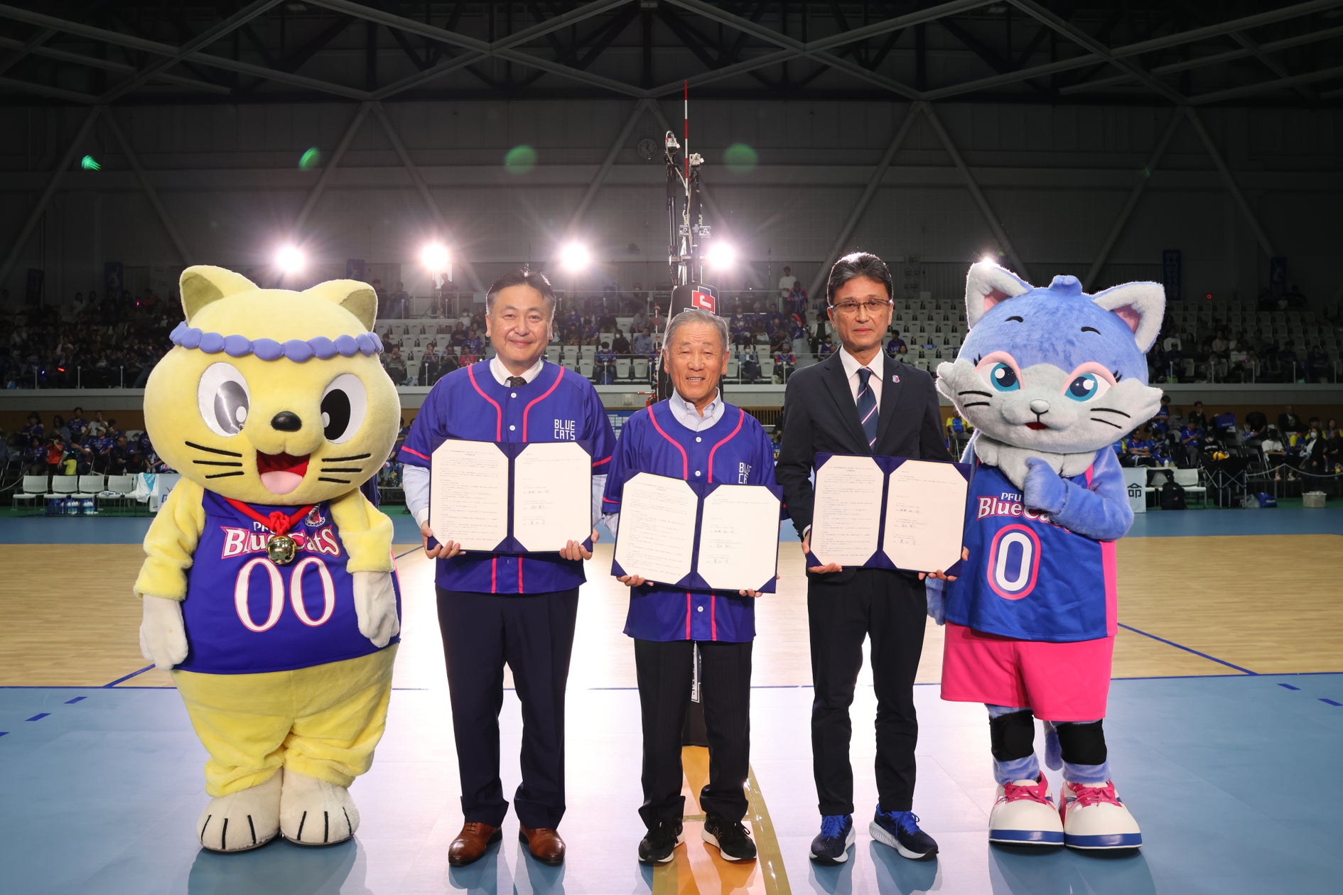 冬なのに、汗で冷える。そんな悩みに「激的温感ドライ」 インナー