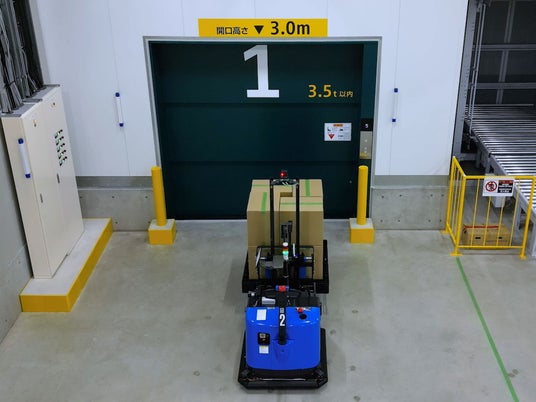 フォークリフトを起点に、物流はつながるロジスネクストジャパンブースにて自動フォークリフト「AutoFork」を展示 フォークリフトを起点に、物流はつながるロジスネクストジャパンブースにて自動フォークリフト「AutoFork」を展示