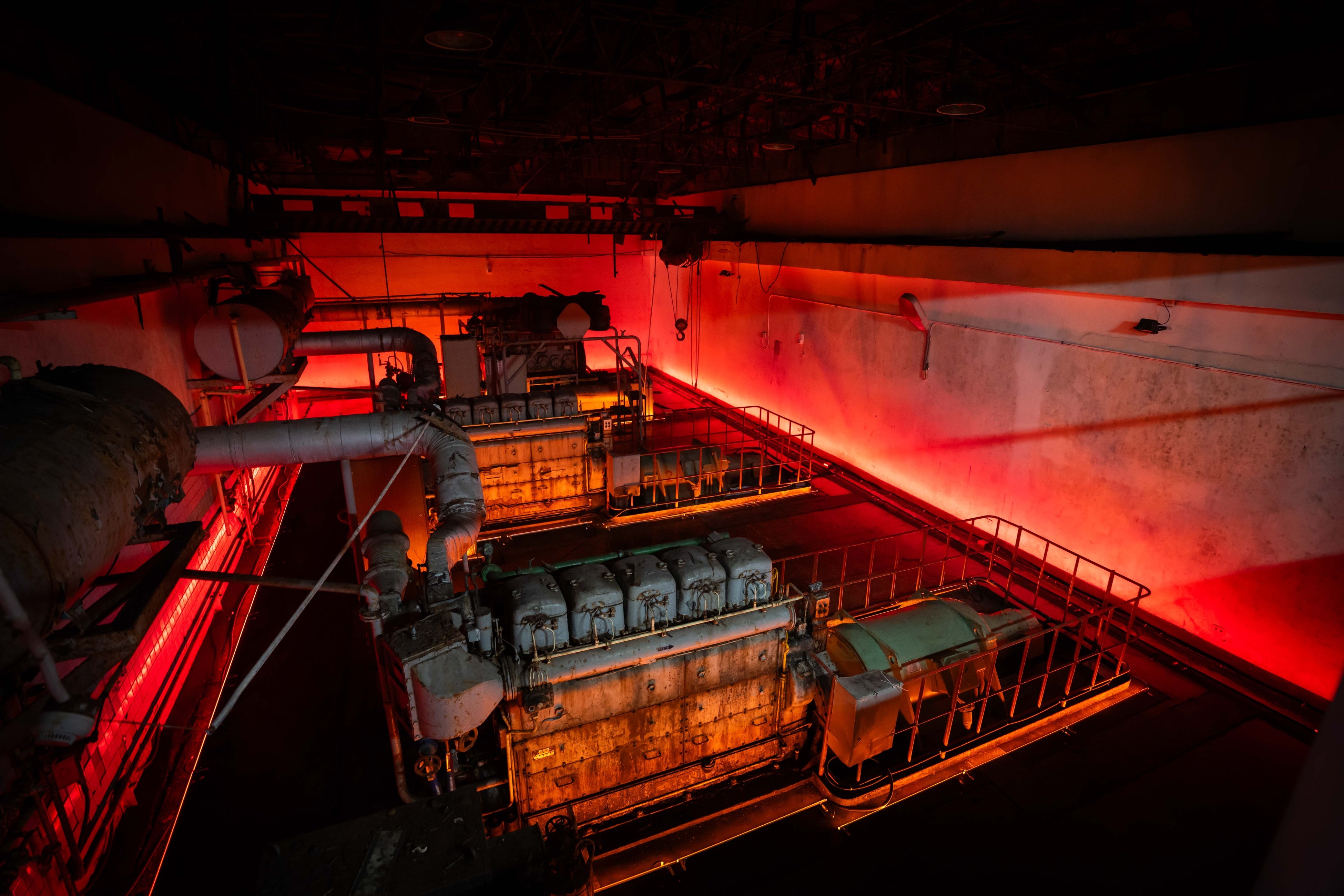 「島嶼生息」のキュレーションユニット、台電公共芸術（台電パブリックアート）は、音や光のアーティストらと共に島を訪れ北竿発電所で作品を制作しました。 （画像提供：馬祖ビエンナーレ）