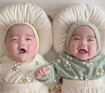 赤ちゃんの頭と眠りをサポートする」で話題のエスメラルダのまくら 赤ちゃんの頭と眠りをサポートする」で話題のエスメラルダのまくら