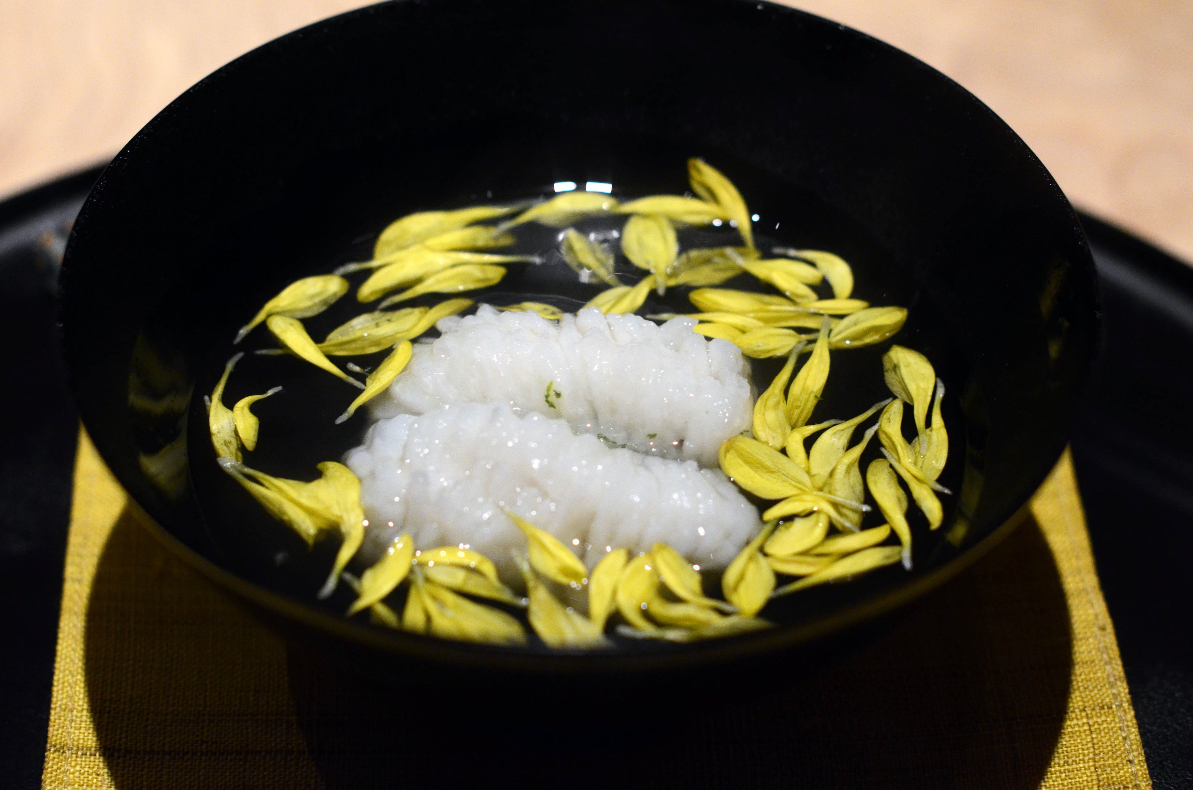 9月の献立より｜牡丹鱧と柚子　菊花仕立て