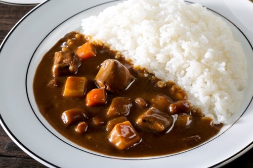 横須賀市、10月10日に「秋のよこすかカレーFes.2026」開催 食べ比べセットは限定1000食