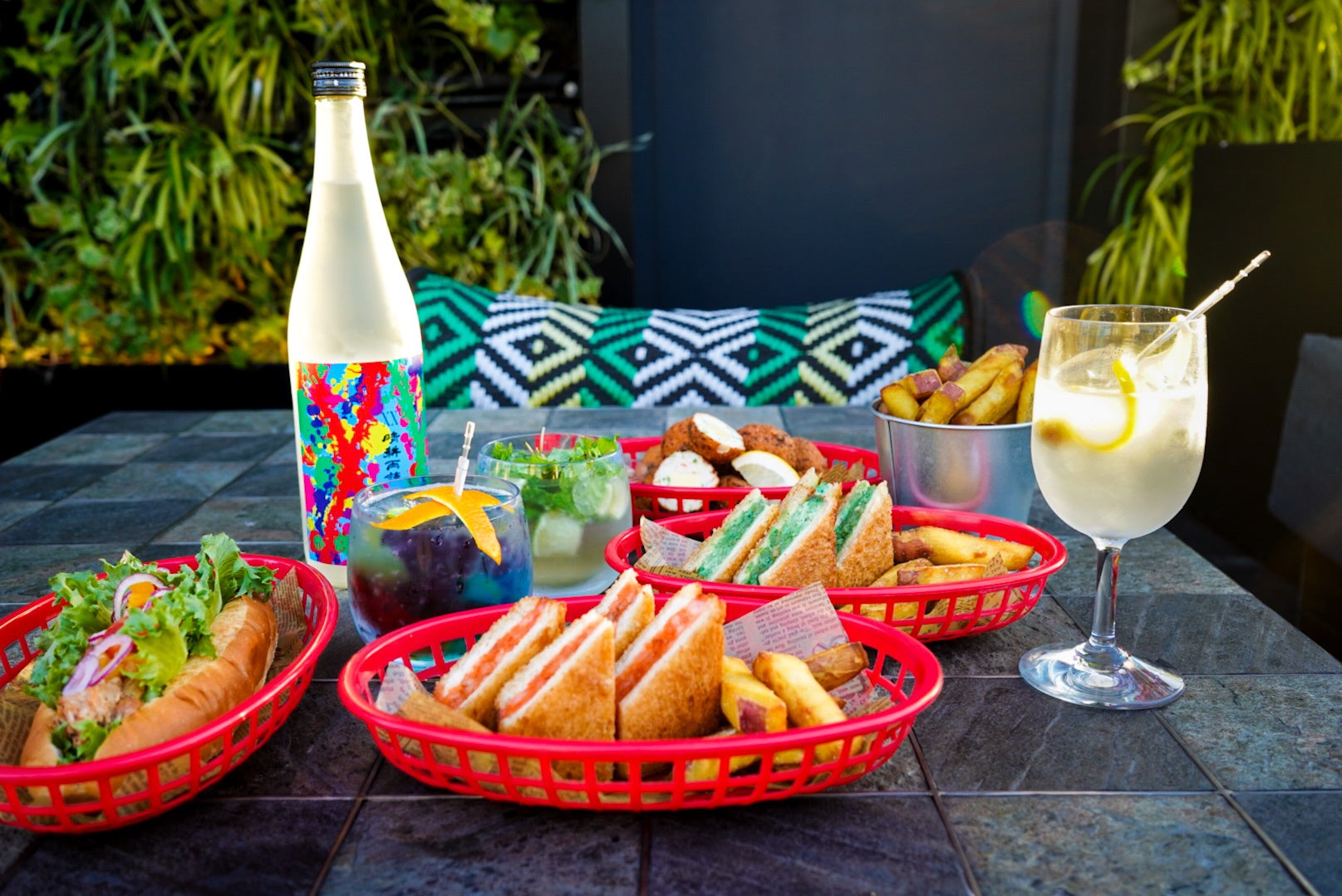 カメレオン焼酎「晴耕雨読XXジョイホワイト」アロフト東京銀座にて期間