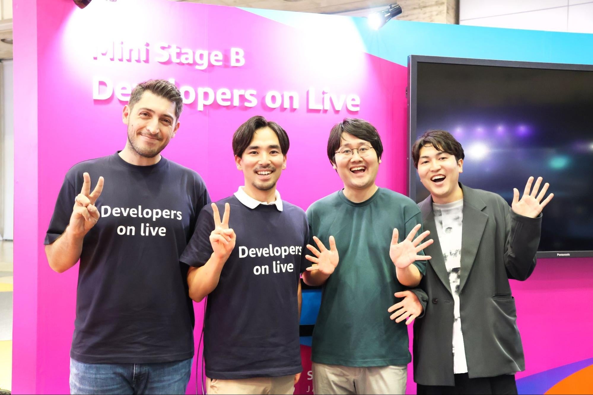 左からAWS Muhammed Salih Guler氏、AWS 木村公哉氏、鶴崎、falcon