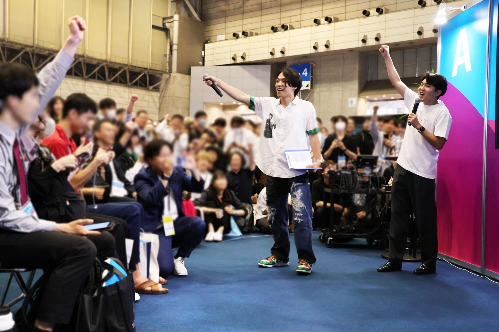 煽る伊沢に会場は大盛り上がり