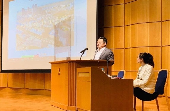 三井不動産株式会社常務執行役員 加藤智康氏　第1回プレ寄附講座の様子