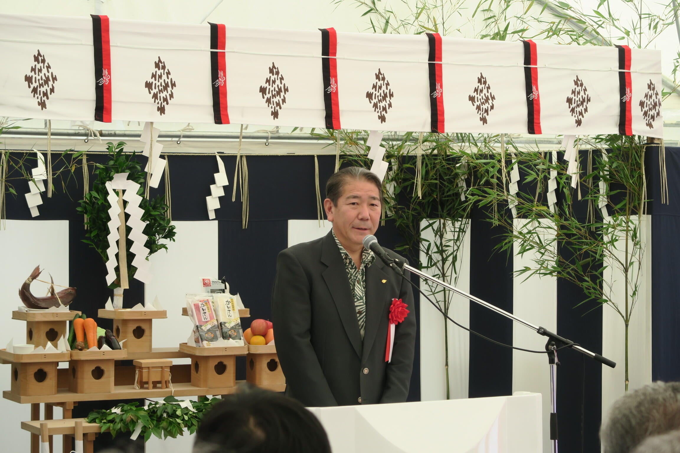 挨拶する 佐藤 光 茅ヶ崎市長