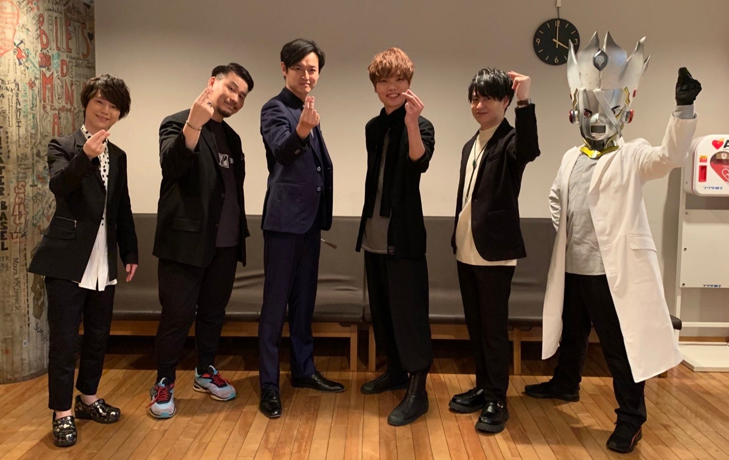 写真左から：河西健吾、加藤達也、佐々木新平、堤博明、小林裕介、メカ千空