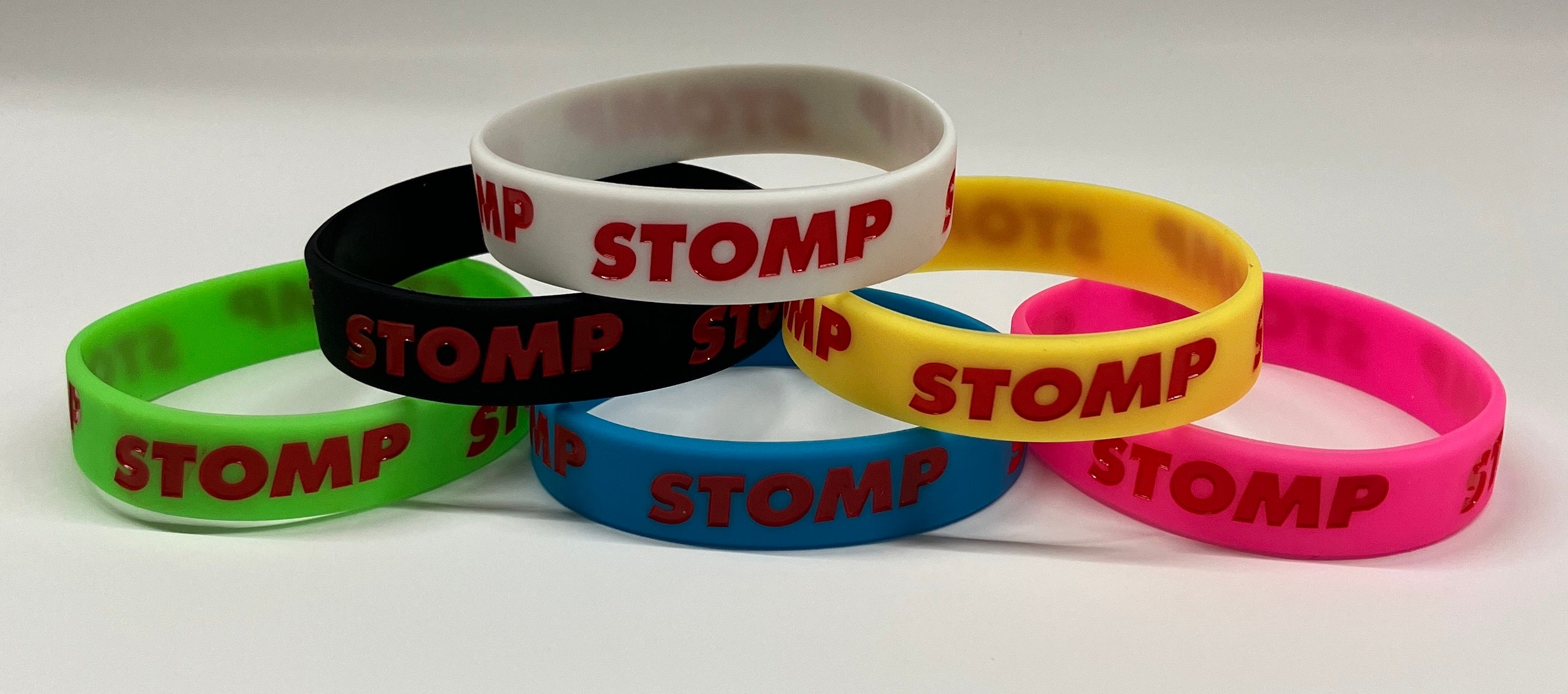 シリコンバンド カラー：ブラック、ホワイト、蛍光ブルー、蛍光イエロー、蛍光ピンク、蛍光グリーン  ¥250（税込）