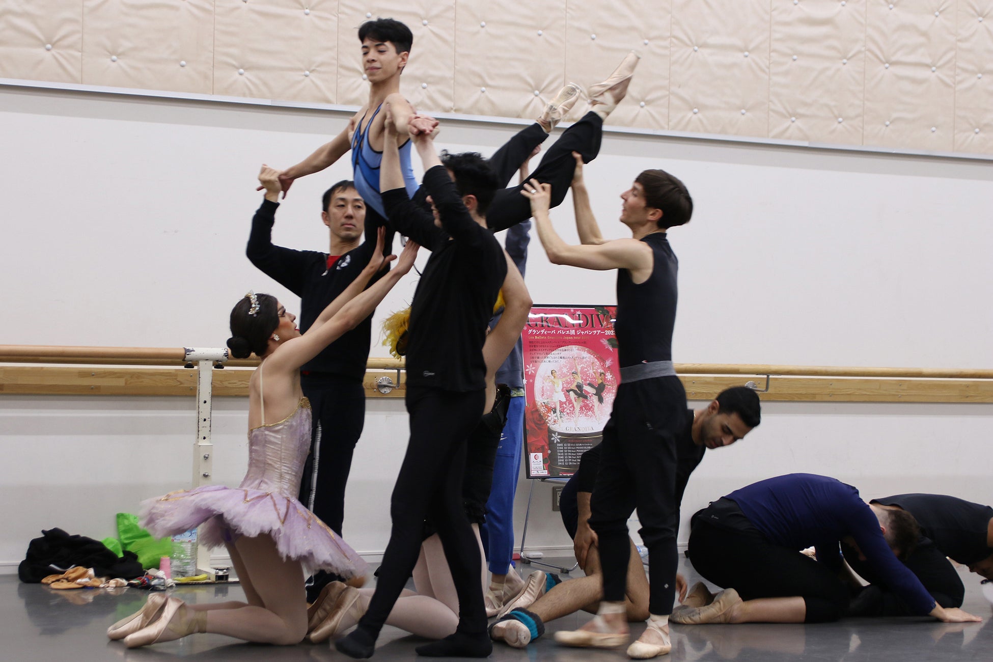アンバサダーはるな愛が語る『グランディーバ バレエ団 ジャパンツアー2023』開幕直前!稽古場&囲みレポート アンバサダーはるな愛が語る『グランディーバ バレエ団 ジャパンツアー2023』開幕直前!稽古場&囲みレポート