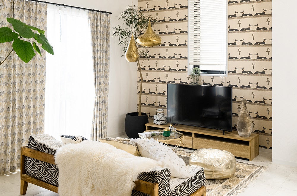 カーテン:Notosglyph ミスティシャル/壁紙:Hattan Egyptian アヌビス