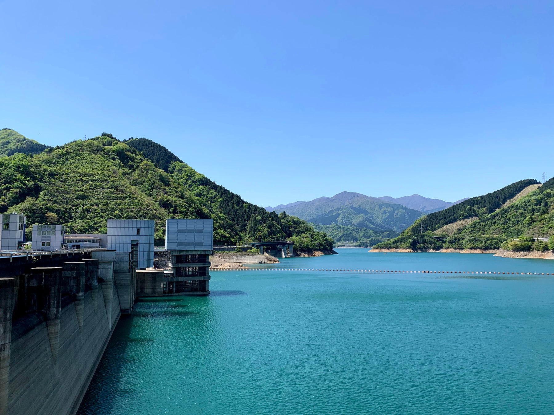 夏の宮ヶ瀬湖