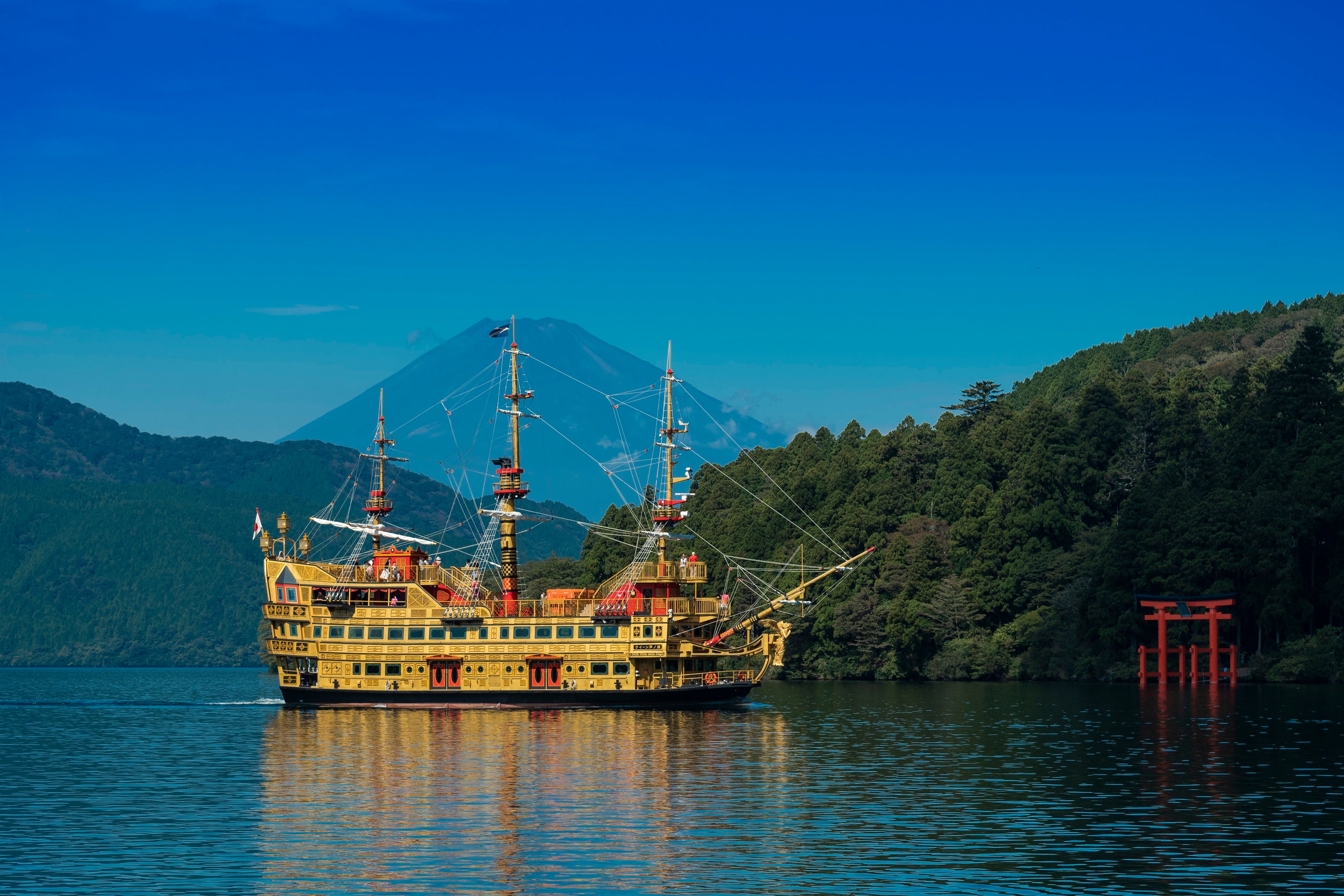 デジタル箱根フリーパスで乗り降り自由な「箱根海賊船」