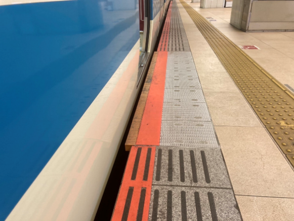 段差・隙間縮小に資する設備