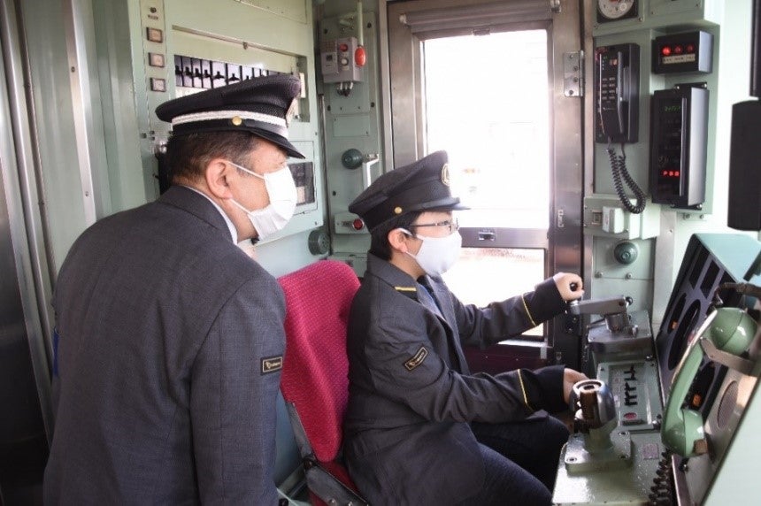 大好評につき第2回を実施 本物の通勤車両を運転できる親子向けイベント 9月17日ほか 第2回 特別運転士 養成プログラム を開催 小田急電鉄株式会社のプレスリリース 大好評につき第2回を実施 本物の通勤車両を運転できる親子向けイベント 9月17日ほか 第2回 特別運転士 養成プログラム を開催 小田急電鉄株式会社のプレスリリース