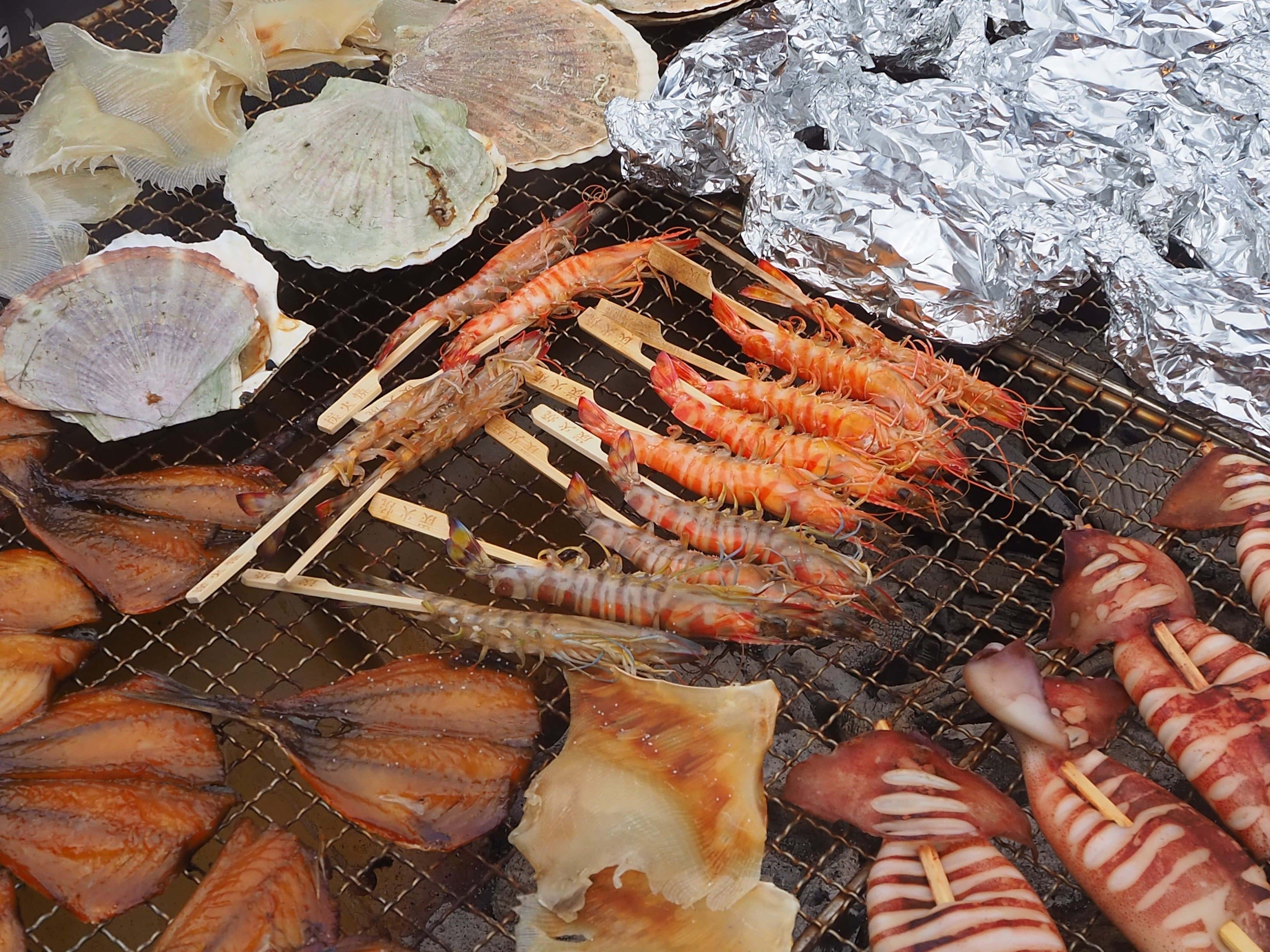 食べ放題の浜焼きの様子