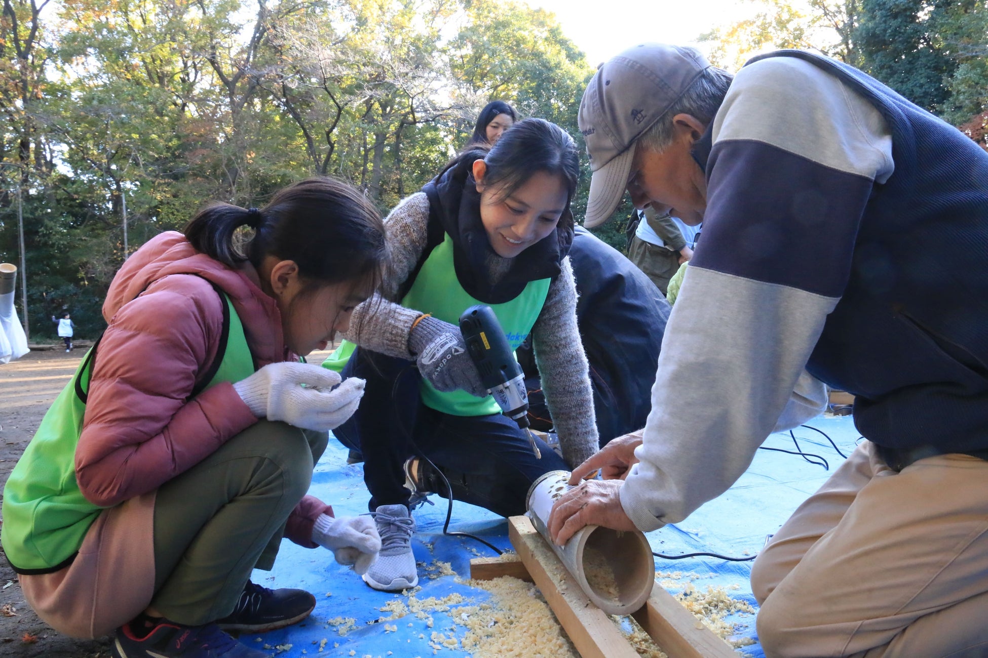 竹行燈作りの様子