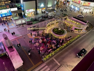 JR新宿駅東口駅前広場　