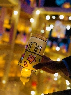 キャンドル装飾体験（昨年の様子）