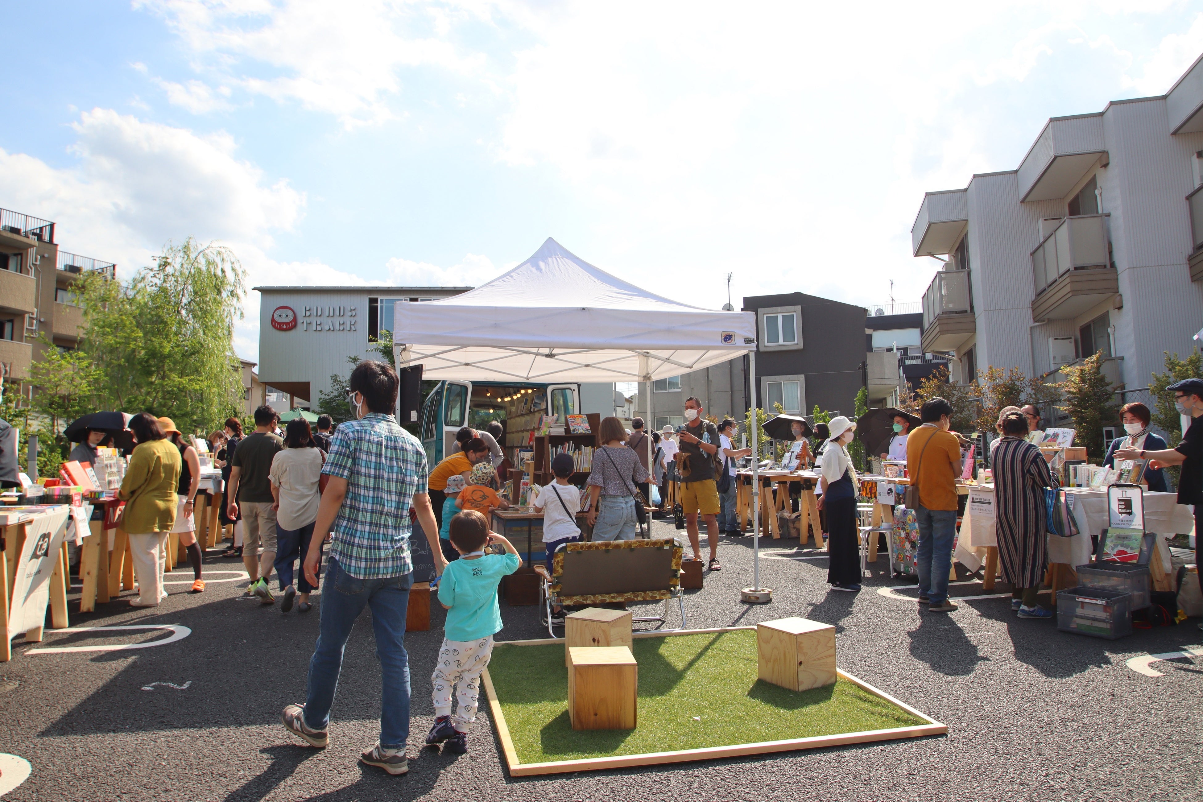 昨年の下北線路祭開催の様子（BONUS TRACK）