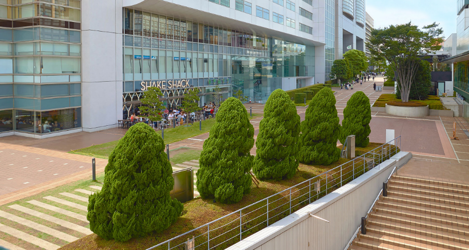 新宿サザンテラス広場