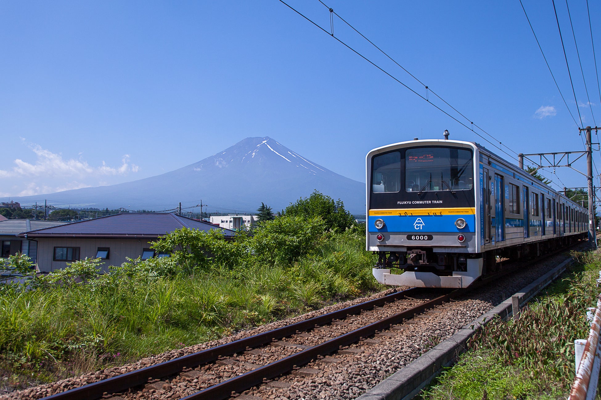 富士山と富士急行6000系