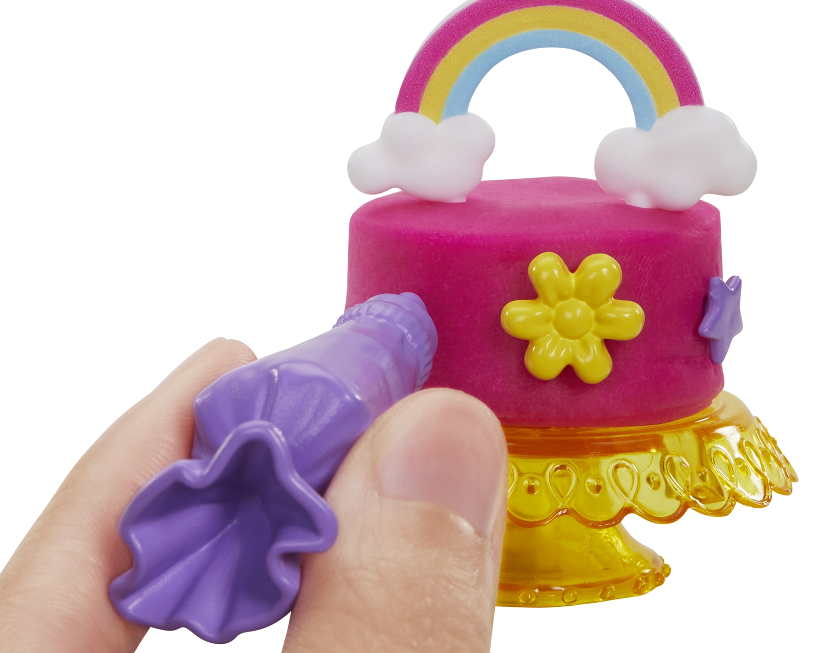 ねんどとアクセサリーで　　　　　　　デコレーションができる