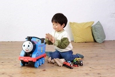 トーマスの中におもちゃをお片付けすることができる！