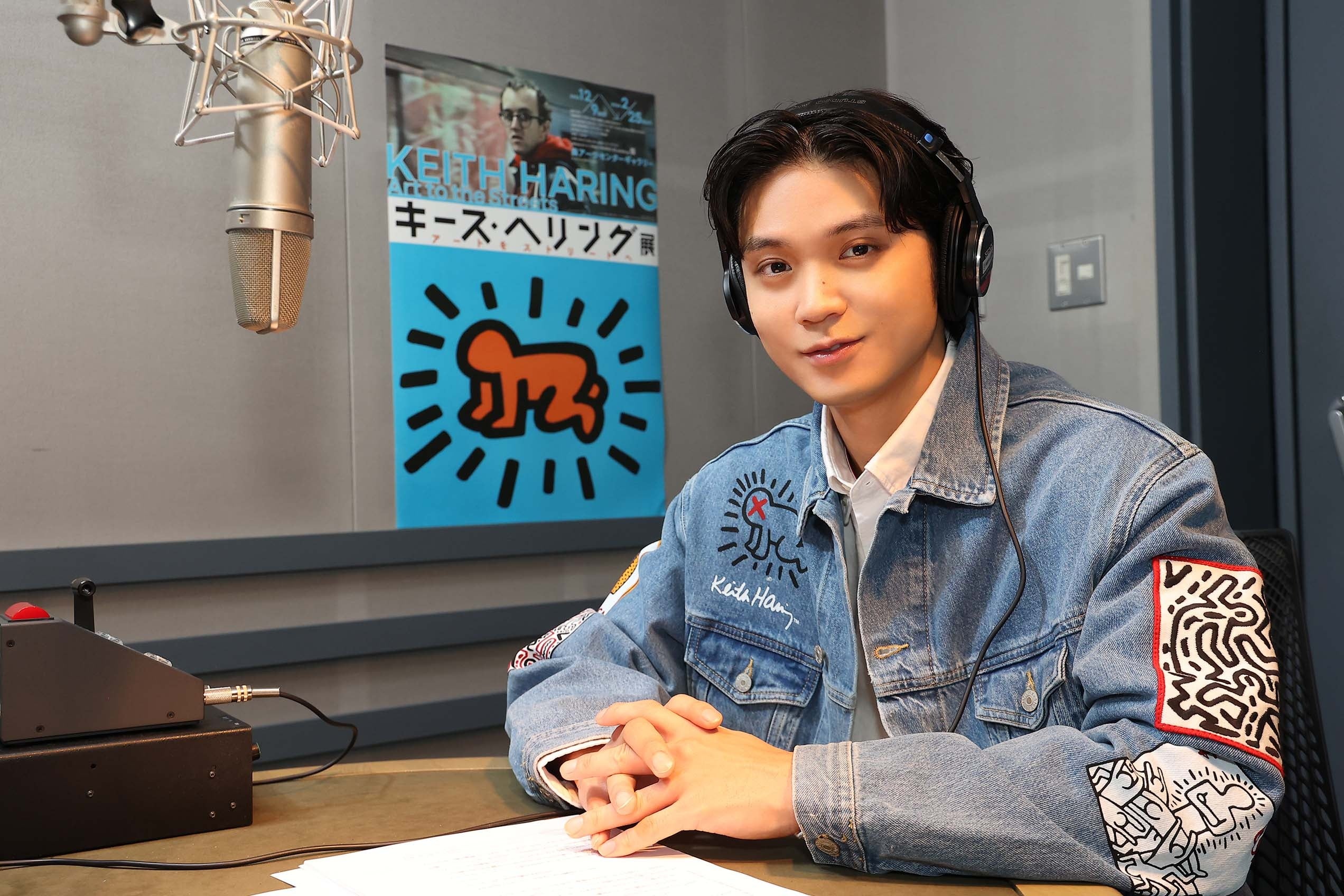 俳優 磯村勇斗が「キース・ヘリング展」東京展のスペシャル