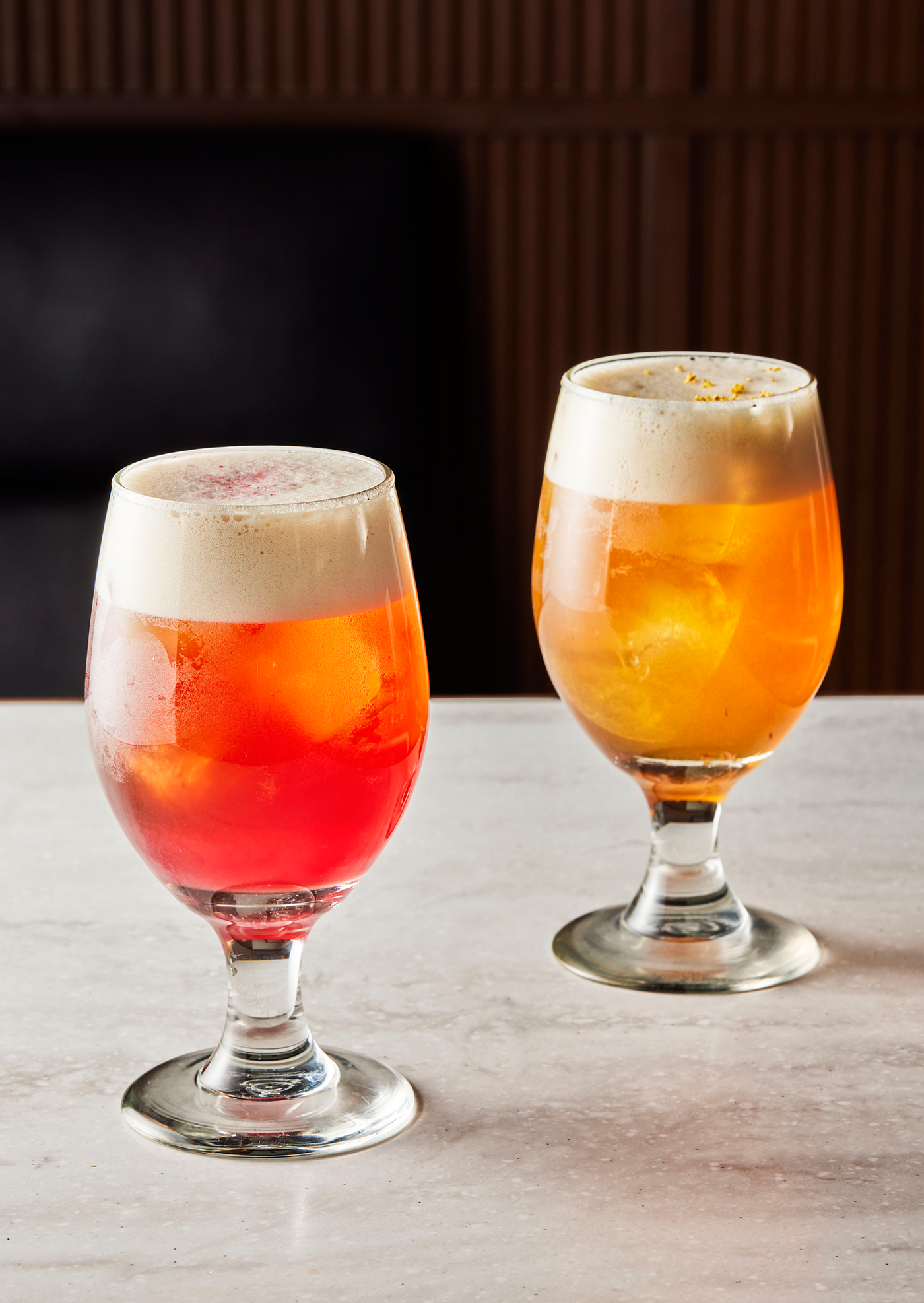 ＜左＞桜花泡茶＜右＞金色泡茶