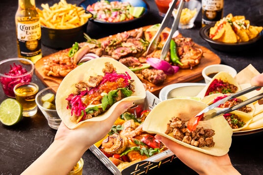 六本木の夜景を見下ろす圧倒的ロケーション!屋上庭園で味わう、極上のアーバンBBQ。「ARK HILLS SOUTH TOWER ROOFTOP LOUNGE」4月16日(木)より期間限定オープン! 六本木の夜景を見下ろす圧倒的ロケーション!屋上庭園で味わう、極上のアーバンBBQ。「ARK HILLS SOUTH TOWER ROOFTOP LOUNGE」4月16日(木)より期間限定オープン!