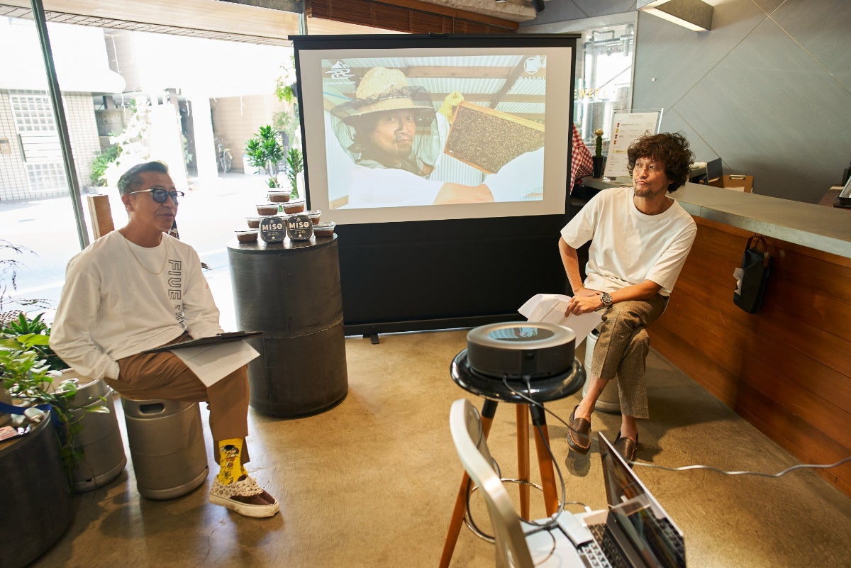 トークショーの開催