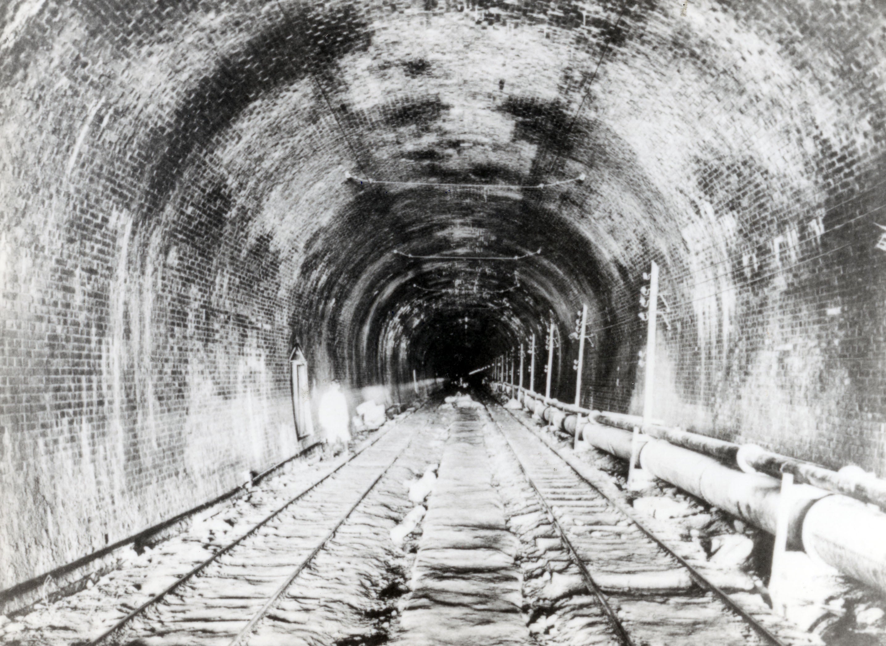 過去　近鉄グループホールディングス株式会社 提供