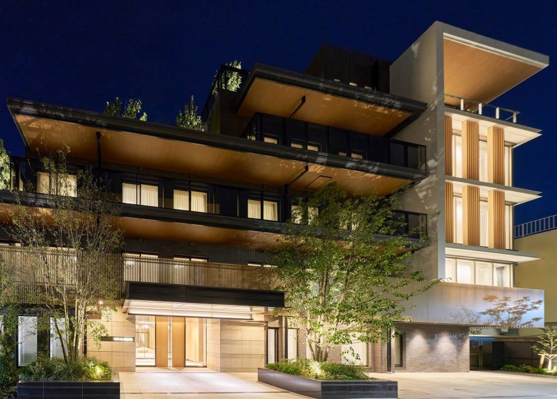 アズハイム神宮の杜（夜間外観）