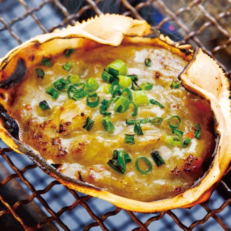 磯丸名物！秘伝の味【蟹味噌甲羅焼】539円（税込593円）