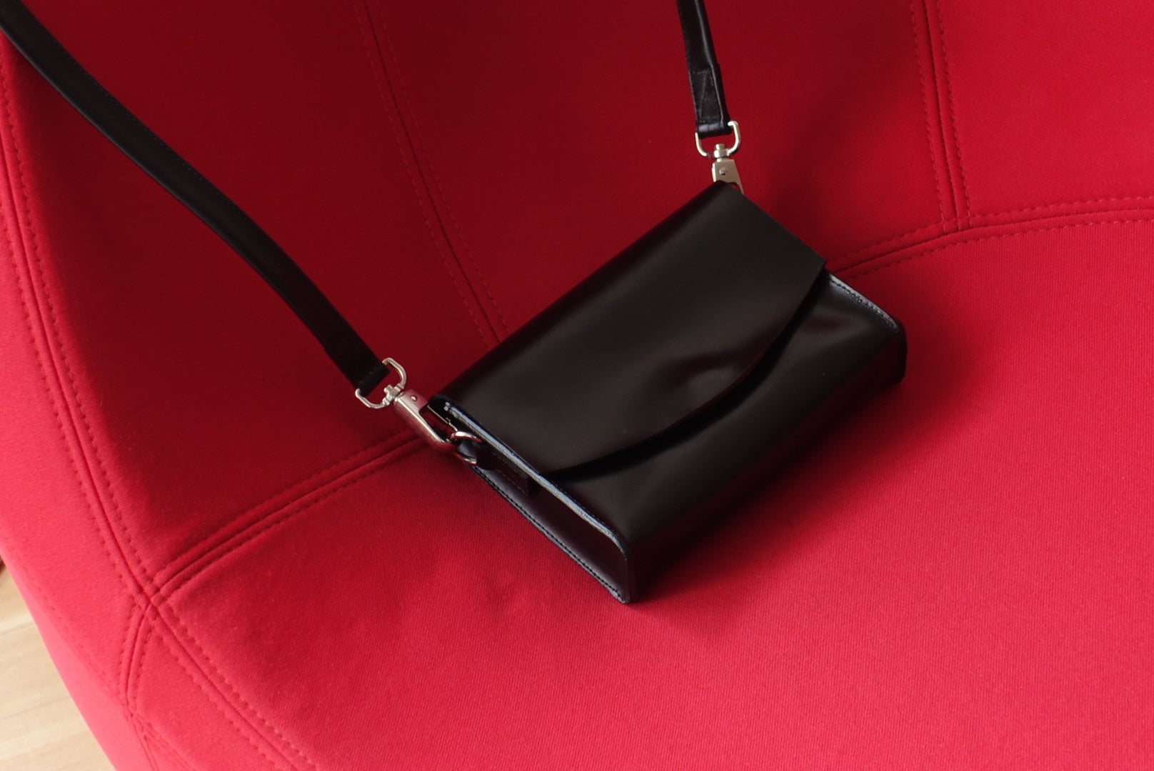 ［mini bag］color：black ¥26,400-