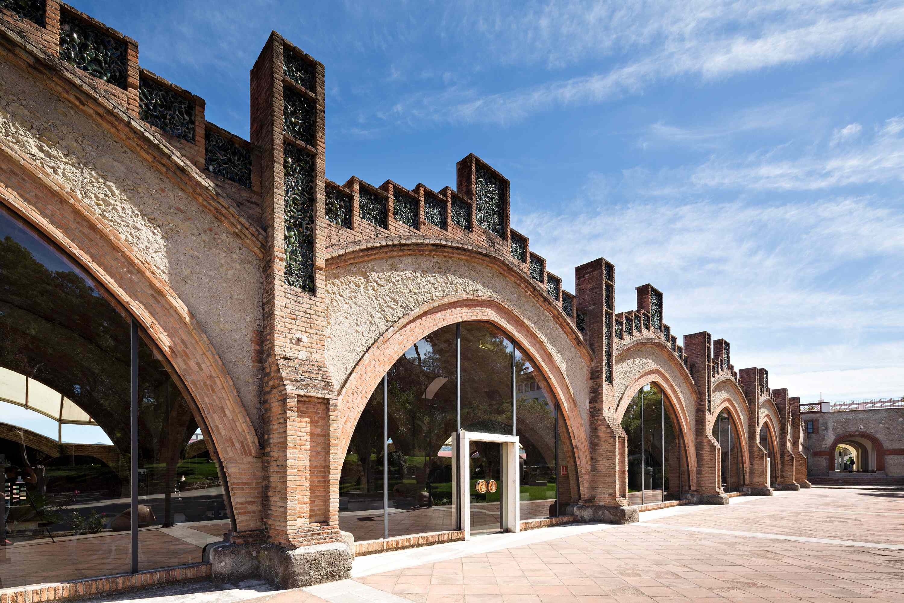 歴史的文化財　ワイナリー「カバス・コドルニウ」