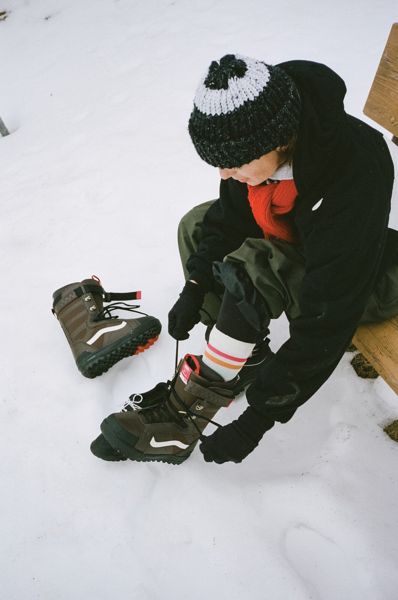 Vans レディースエンコアプロスノーポードブーツ 2024 2024-25 VANS SNOWBOARDING 最新コレクションが到着 | VF