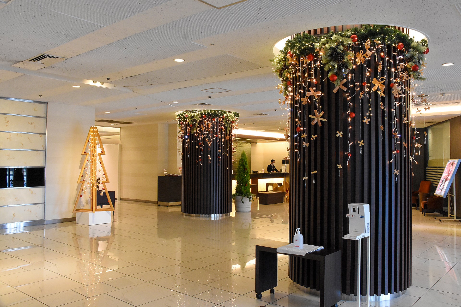 ロビー全景1