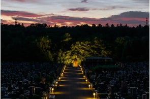 證大寺が提案する新たな供養の形:酷暑対策の「夜のお墓参り」や「手紙寺郵便」など現代に合わせた取り組み
