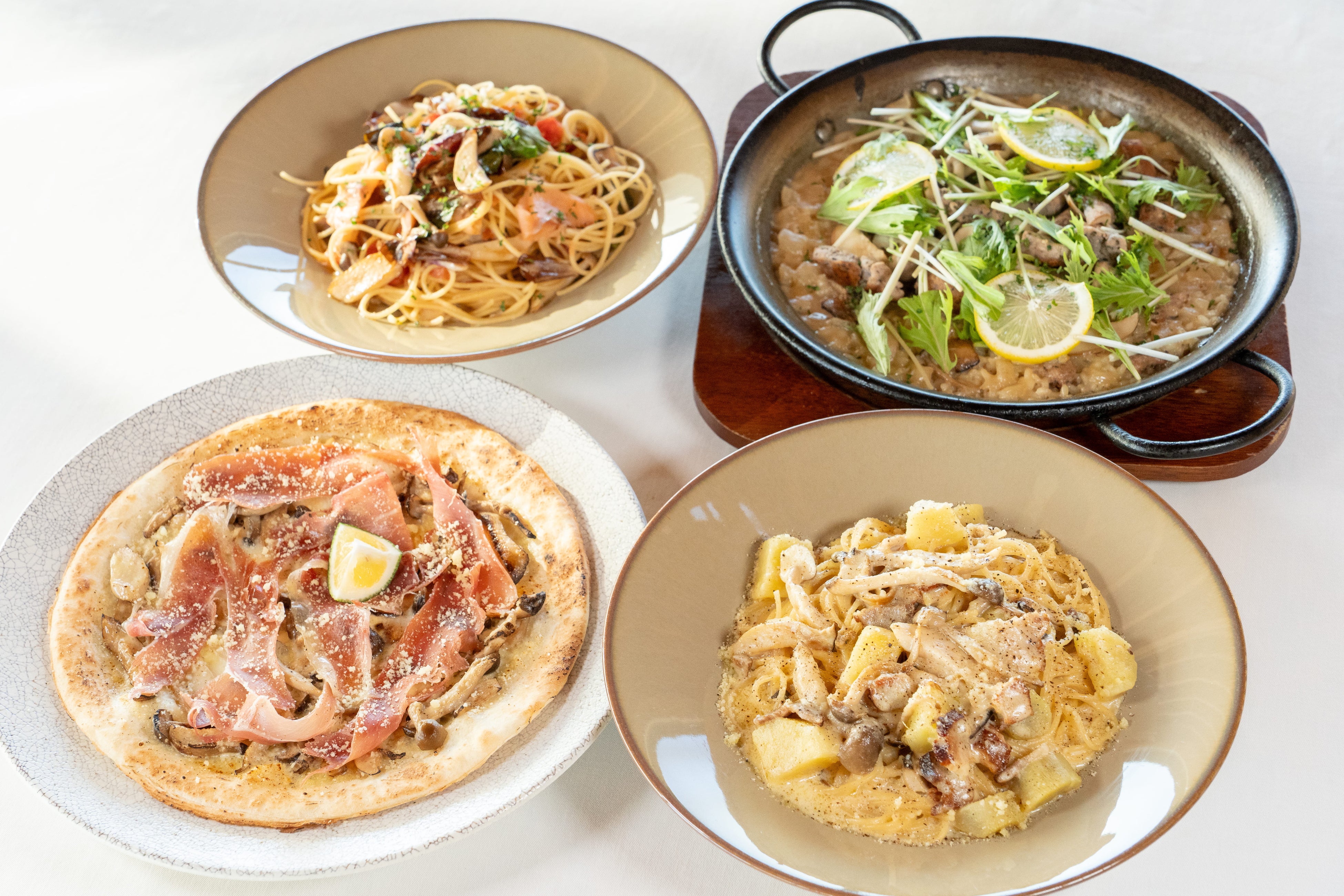 ★お家でご馳走・期間限定で販売していましたがここ2年程は獲れないことと値段が高くなり販売が無理になりました。ワカサギ佃煮！